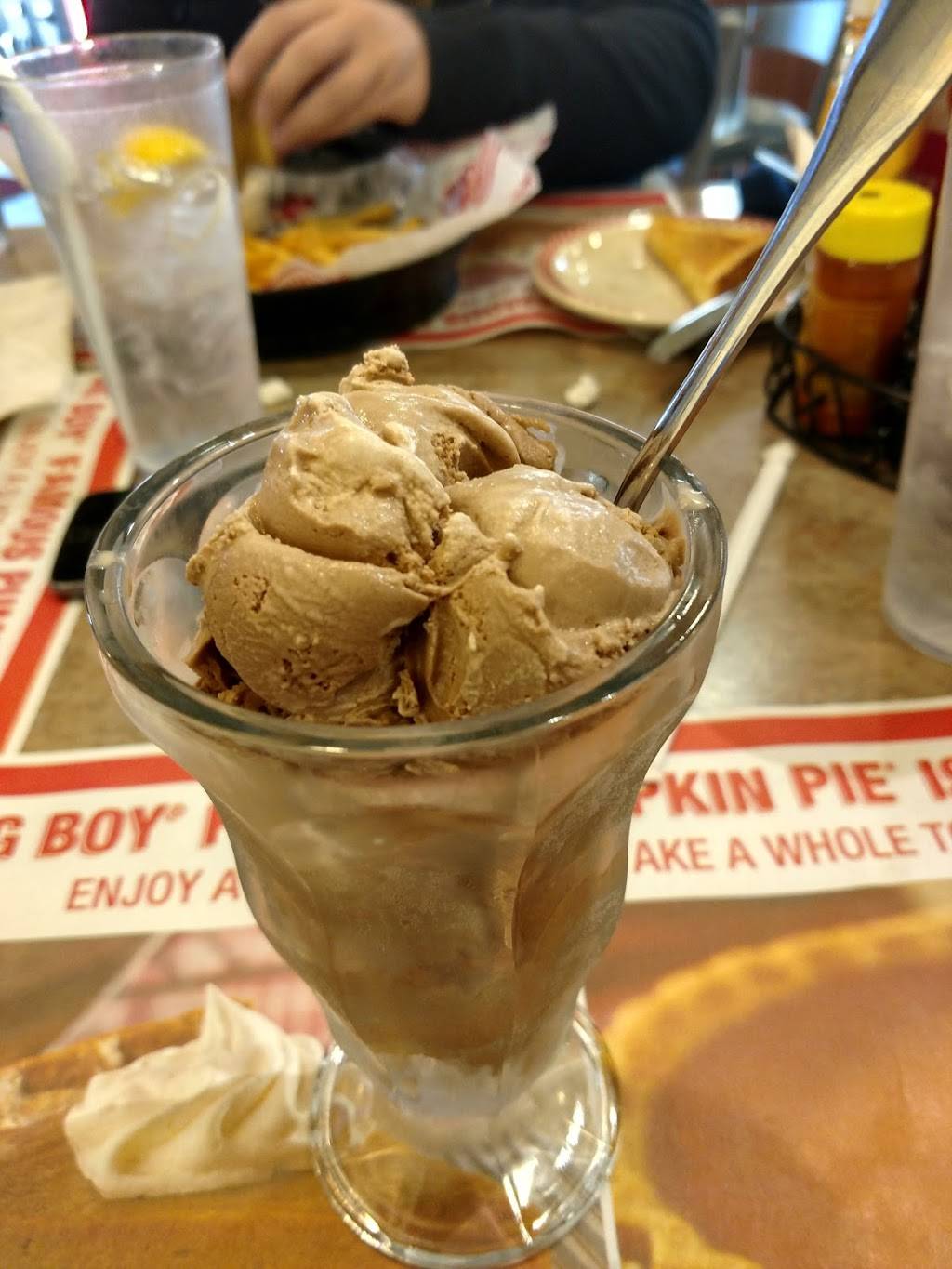 BIG BOY | restaurant | 37123 Six Mile Rd, Livonia, MI 48152, USA | 7344646670 OR +1 734-464-6670