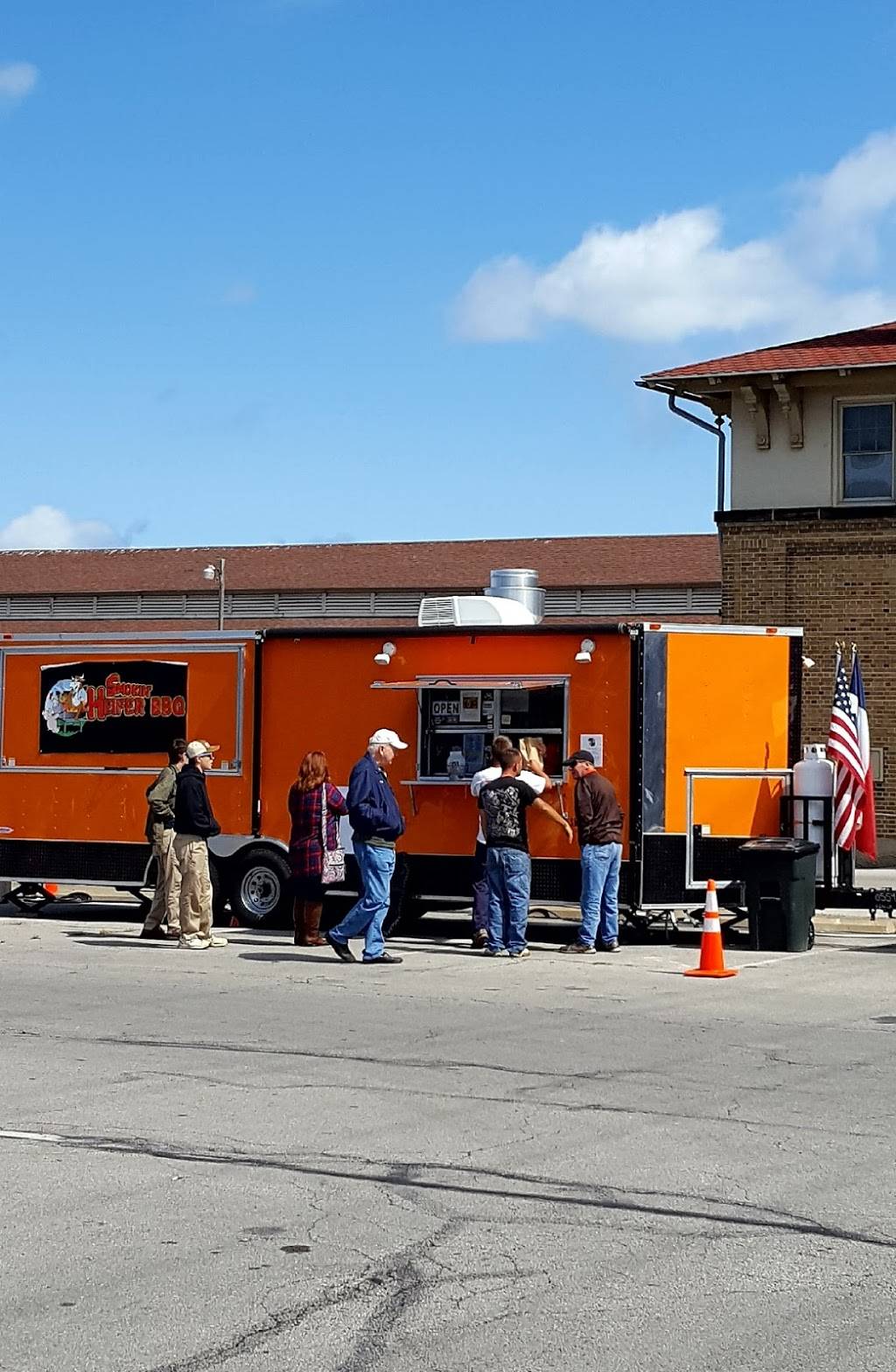 Smokin Heifer BBQ | restaurant | 913 N Depot St, Sandusky, OH 44870, USA | 4193669773 OR +1 419-366-9773