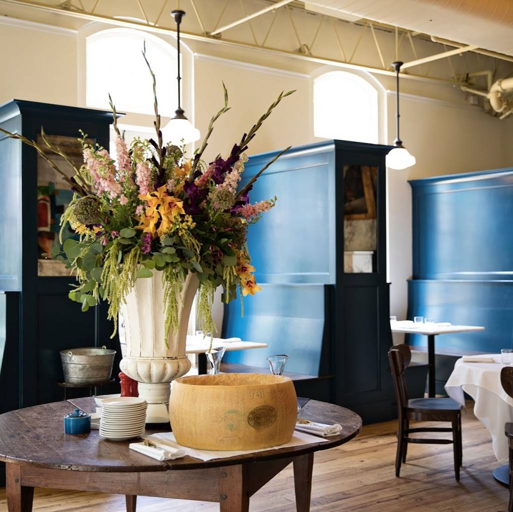 Le Farfalle | restaurant | 15 Beaufain St, Charleston, SC 29401, USA | 8432120920 OR +1 843-212-0920