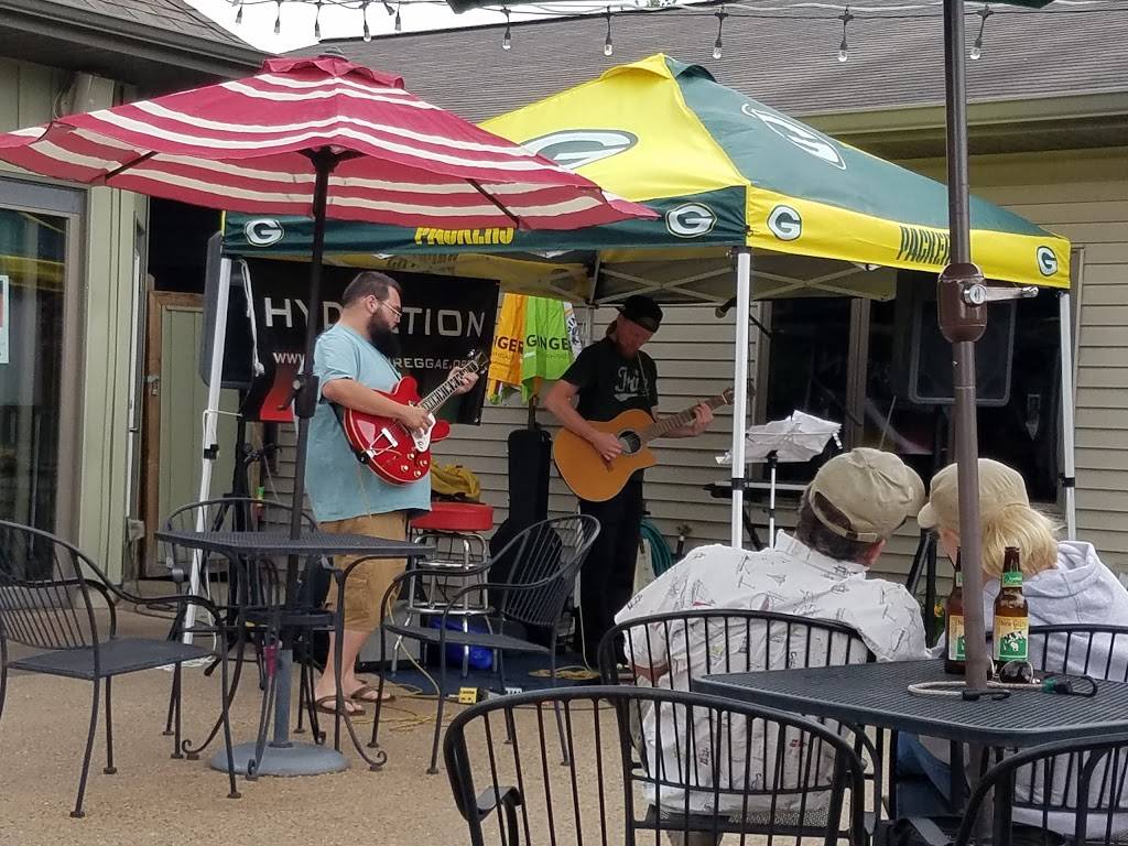 Riverrail Bar | restaurant | N5547 River St, Shiocton, WI 54170, USA | 9209863222 OR +1 920-986-3222