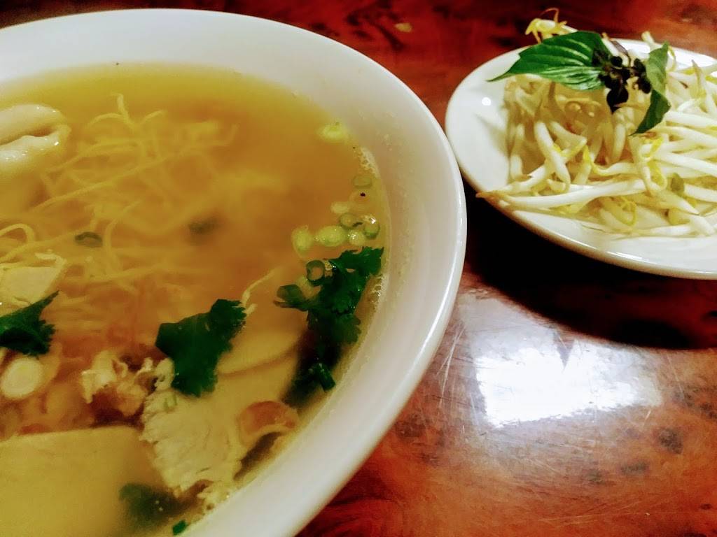 Pho Boston | restaurant | 311 Riverside Dr, Florence, MA 01062, USA | 4135704702 OR +1 413-570-4702