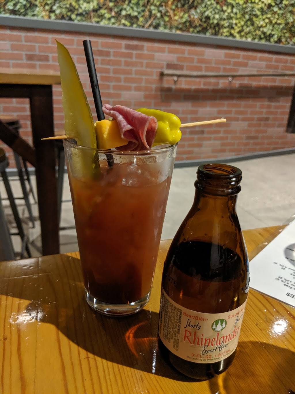 Wonderland | restaurant | 732 E Burleigh St, Milwaukee, WI 53212, USA | 4143727880 OR +1 414-372-7880