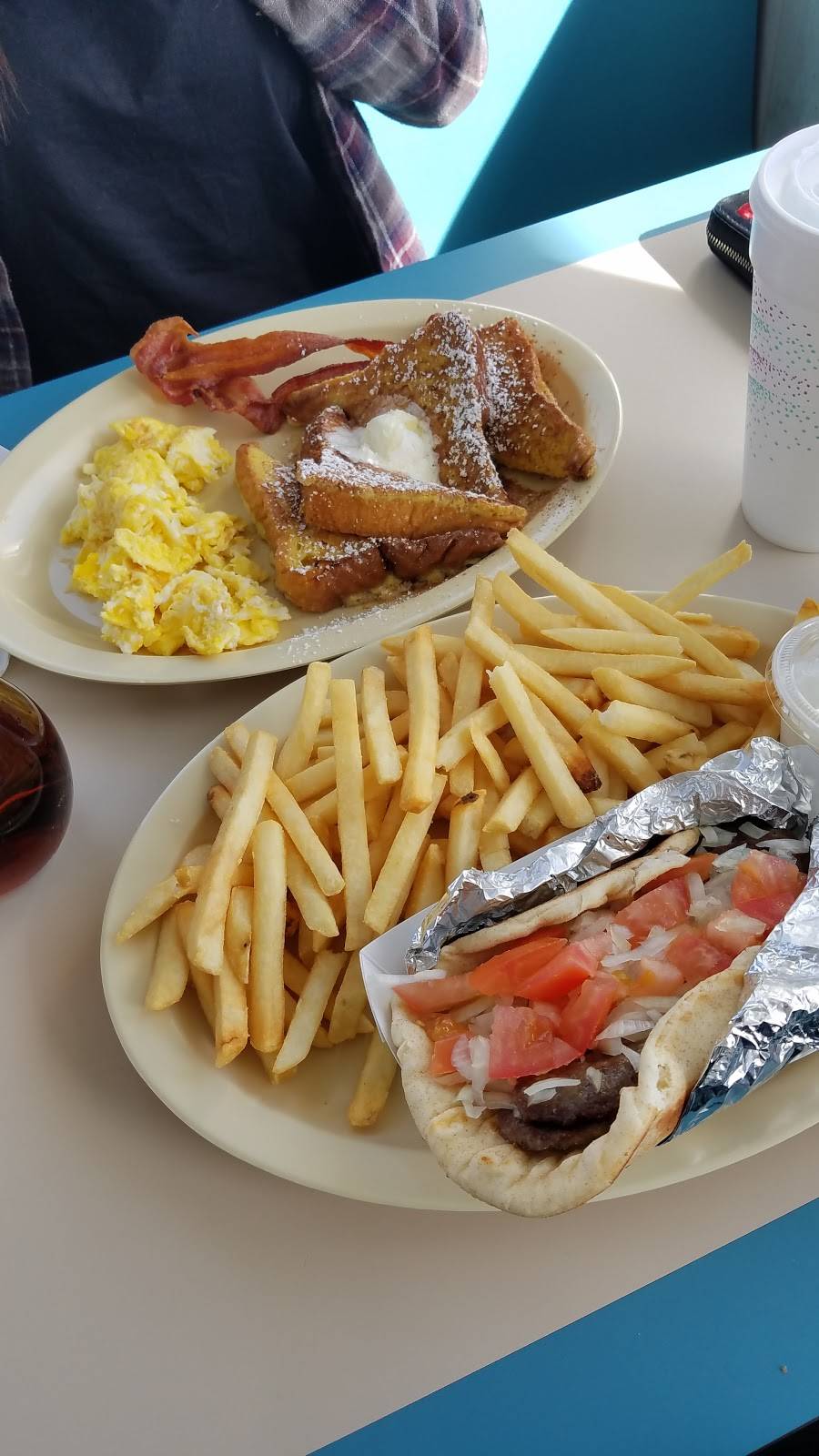 Lucky Greek | restaurant | 3887 Merrill Ave, Riverside, CA 92506, USA | 9516862621 OR +1 951-686-2621