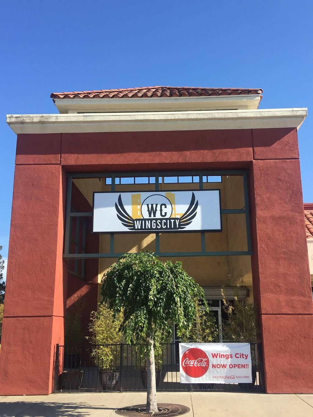Wings City | restaurant | 5555 Sky Pkwy #243, Sacramento, CA 95823, USA | 9165947659 OR +1 916-594-7659