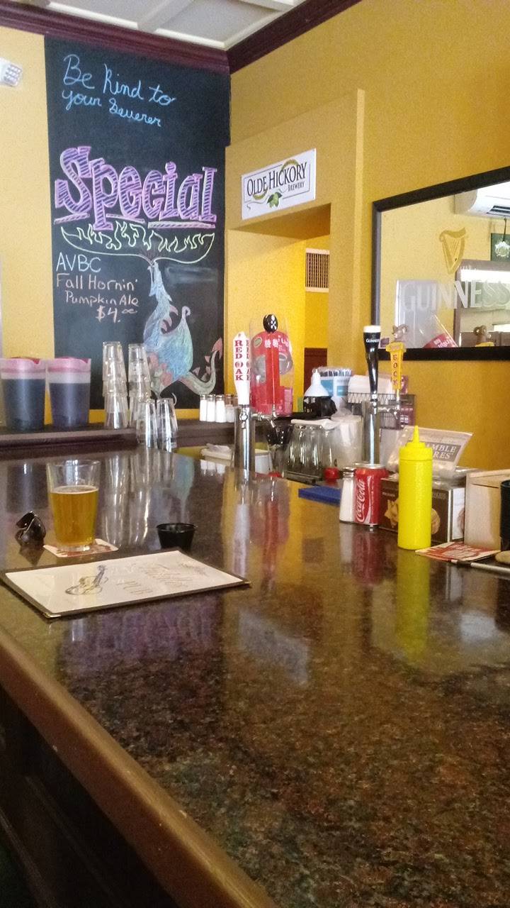 Fiddles Pub | restaurant | 223 W Main St, Elkin, NC 28621, USA | 3365274782 OR +1 336-527-4782