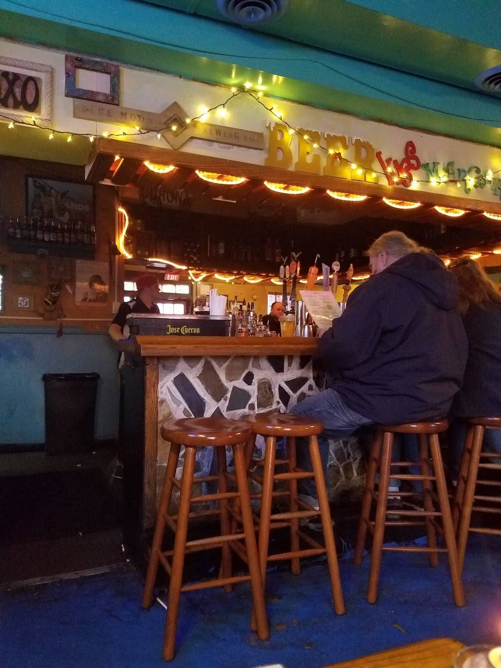 Ginas Cantina | restaurant | 722 Generals Hwy, Millersville, MD 21108, USA | 4109238226 OR +1 410-923-8226