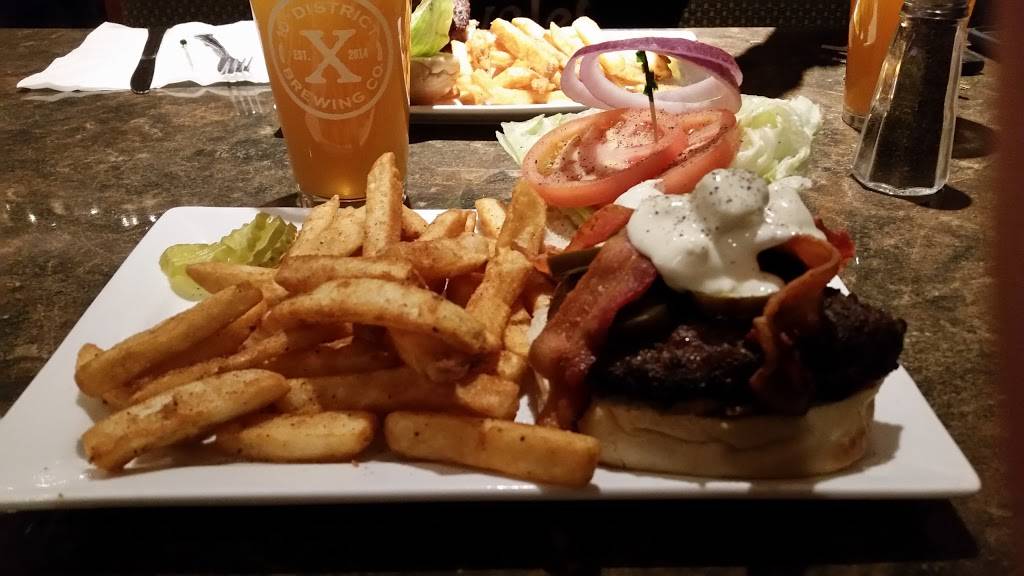 Venus III Sports Bar & Restaurant | restaurant | 252 Main St, Hanson, MA 02341, USA | 7812930000 OR +1 781-293-0000