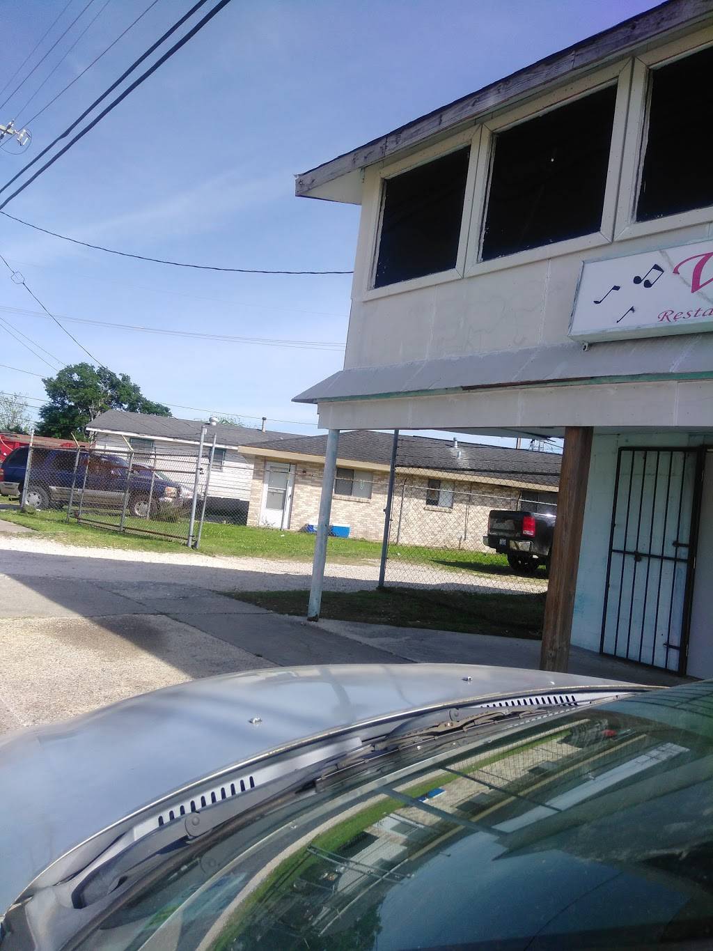 Violas Restaurant and Gospel House | restaurant | 7314 Mistletoe St, Metairie, LA 70003, USA | 5047389571 OR +1 504-738-9571