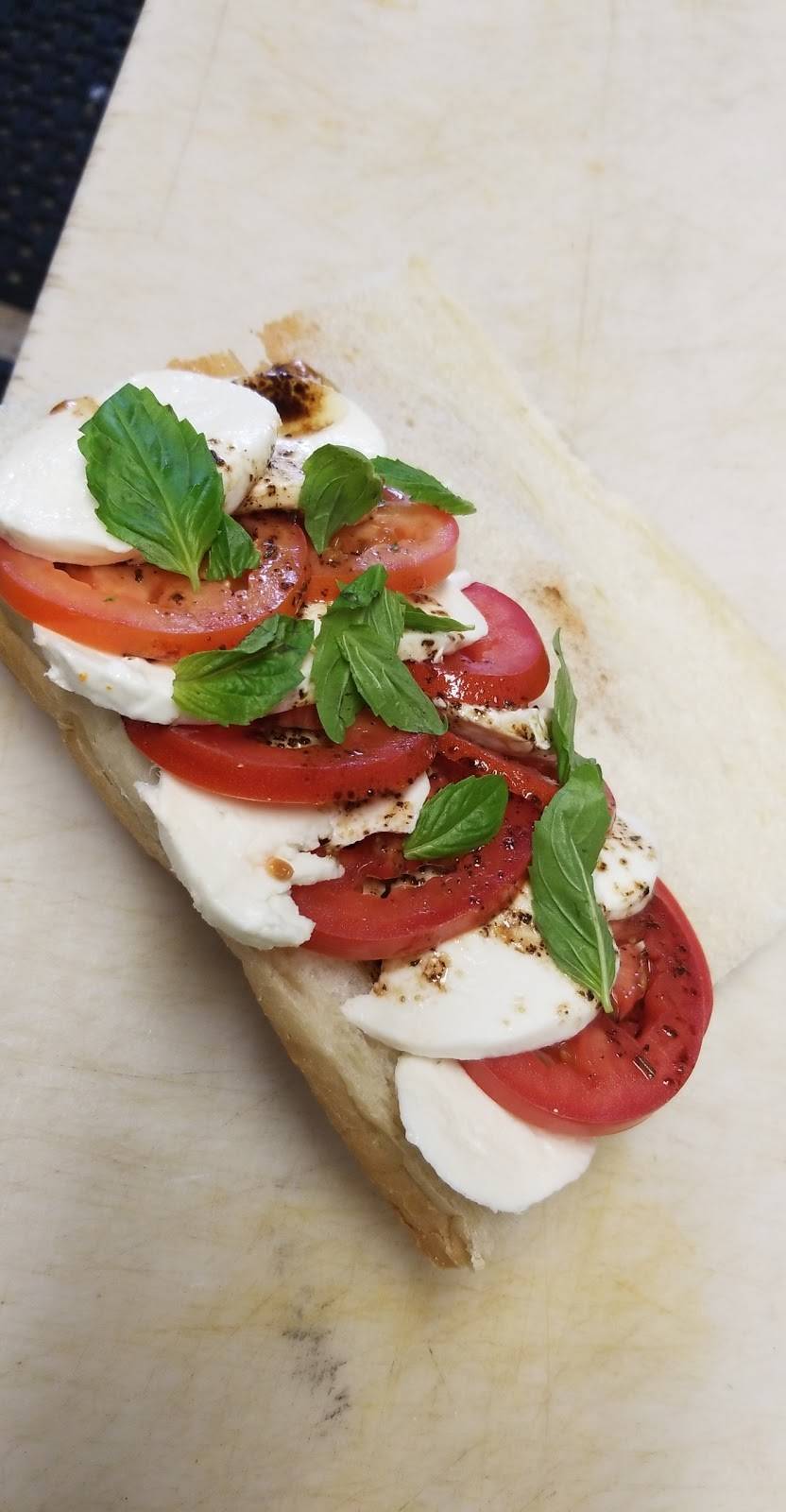 Carluccios Italian Specialties | restaurant | 16 N Main St, South Yarmouth, MA 02664, USA | 5083945000 OR +1 508-394-5000