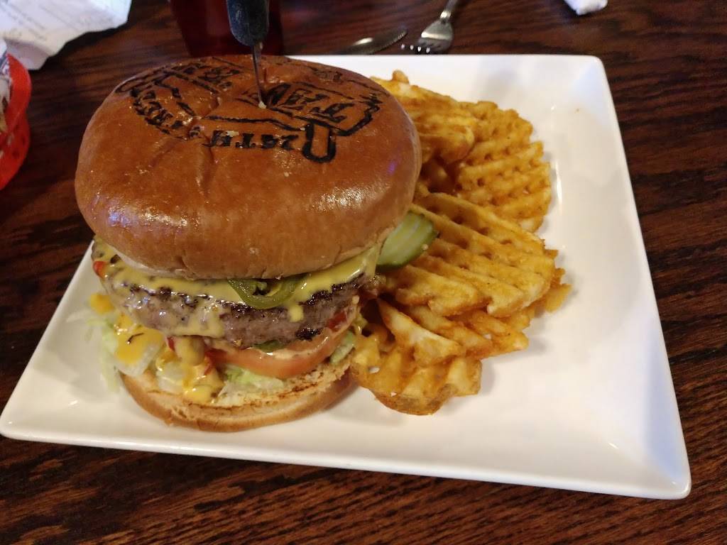 24th Street Sports Tavern | restaurant | 13 S Washington St, Oxford, MI 48371, USA | 2486281217 OR +1 248-628-1217