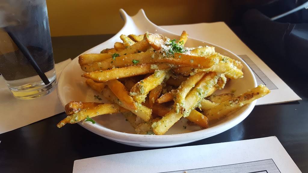 LOT 88 Restaurant & Bar | restaurant | 8988 Brooks Rd S, Windsor, CA 95492, USA | 7076200750 OR +1 707-620-0750