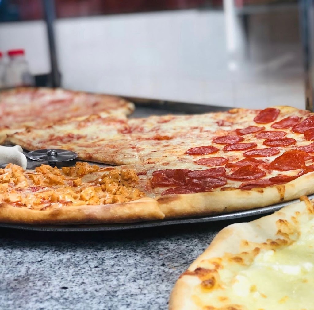 Cheese Lovers | restaurant | 2166 3rd Ave, New York, NY 10035, USA | 2127227252 OR +1 212-722-7252