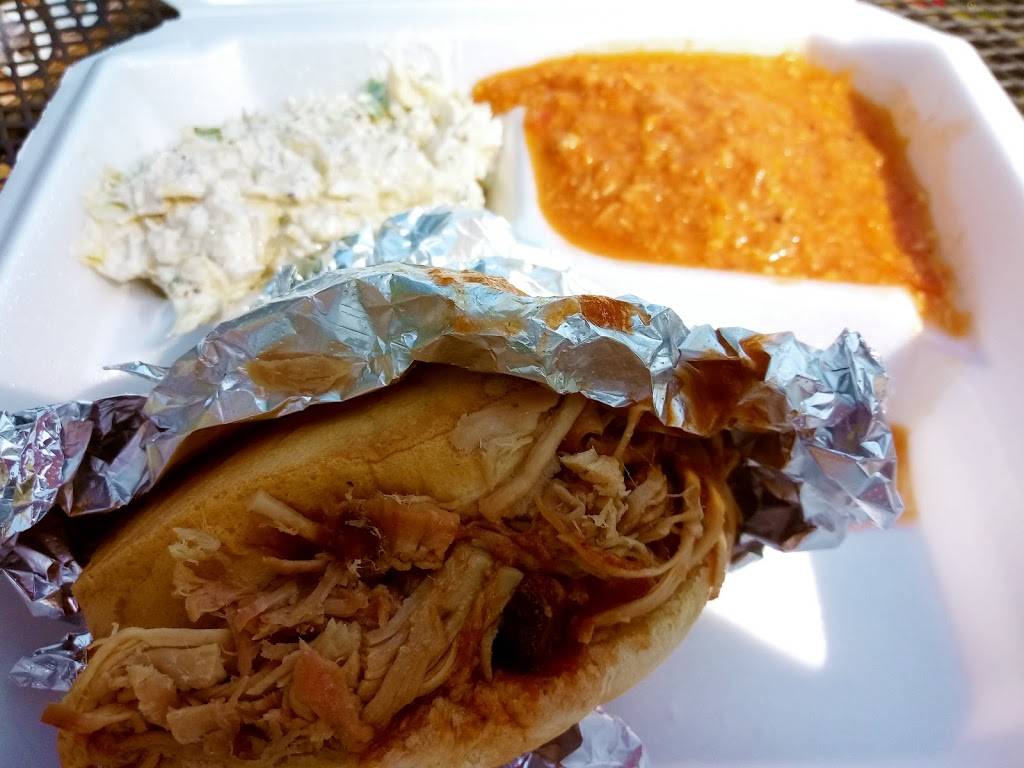 Iron Pig BBQ | restaurant | 121 Epps St, Jefferson, GA 30549, USA | 7062545622 OR +1 706-254-5622