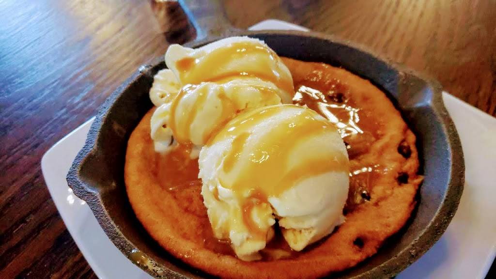 Mannings Steaks and Spirits | restaurant | 11100 W Alameda Ave, Lakewood, CO 80226, USA | 7204846567 OR +1 720-484-6567