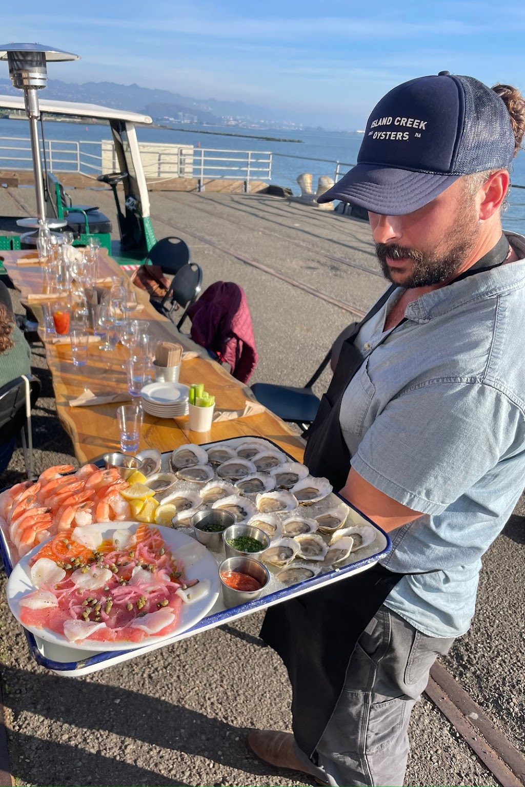 Rocky Island Oyster Co | restaurant | 1414 Harbour Way S, Richmond, CA 94804, USA | 5102156025 OR +1 510-215-6025