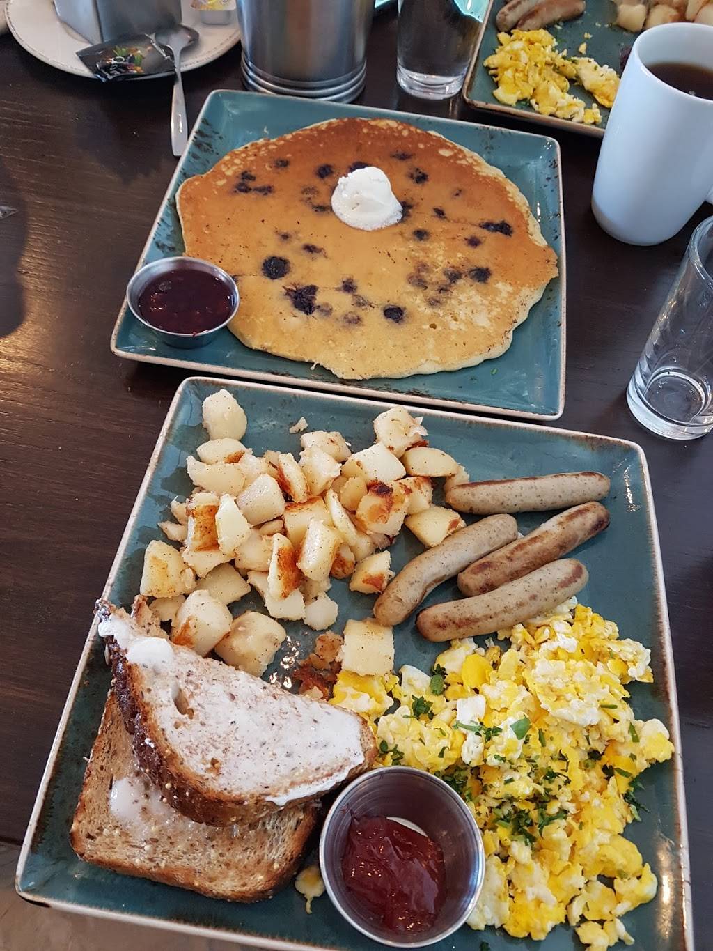 First Watch - Center | restaurant | 2855 S 168th St, Omaha, NE 68130, USA | 4023303444 OR +1 402-330-3444