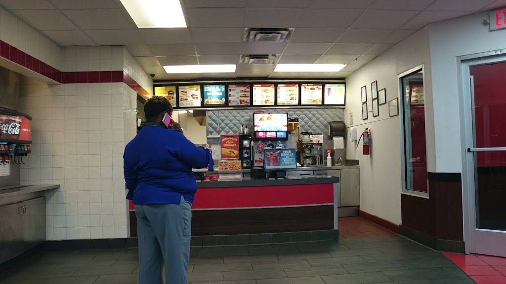 Krystal | meal takeaway | 2678 Zelda Rd, Montgomery, AL 36107, USA | 3342656016 OR +1 334-265-6016