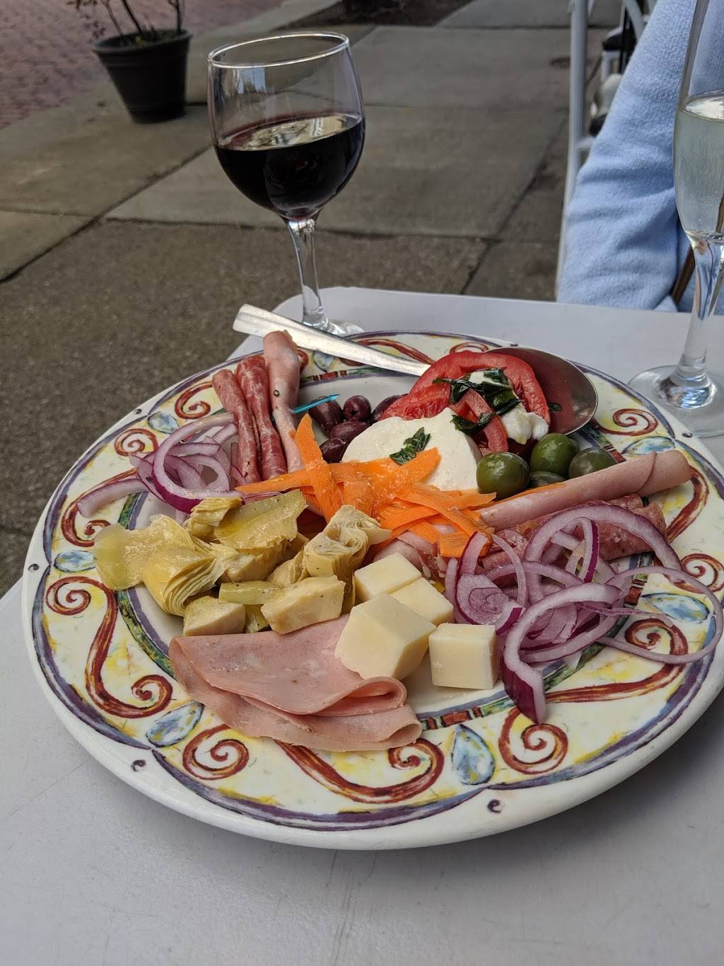 La Dolce Vita | restaurant | 12112 Mayfield Rd, Cleveland, OH 44106, USA | 2167218155 OR +1 216-721-8155