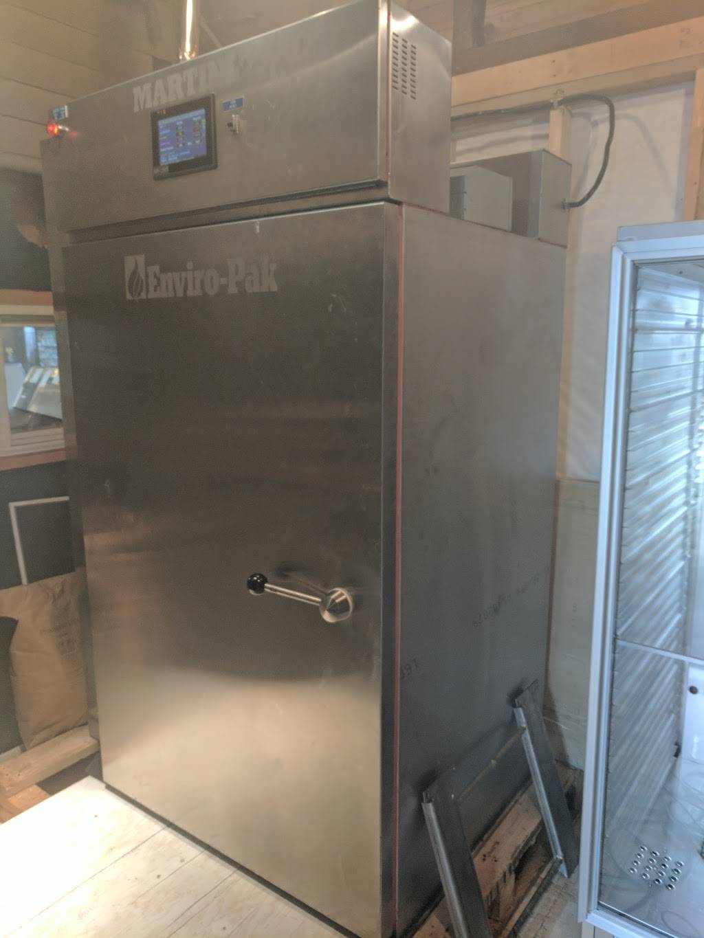 Lynns Custom Meats & Catering | restaurant | 4309, 15695 US Hwy 63, Hayward, WI 54843, USA | 7156340751 OR +1 715-634-0751