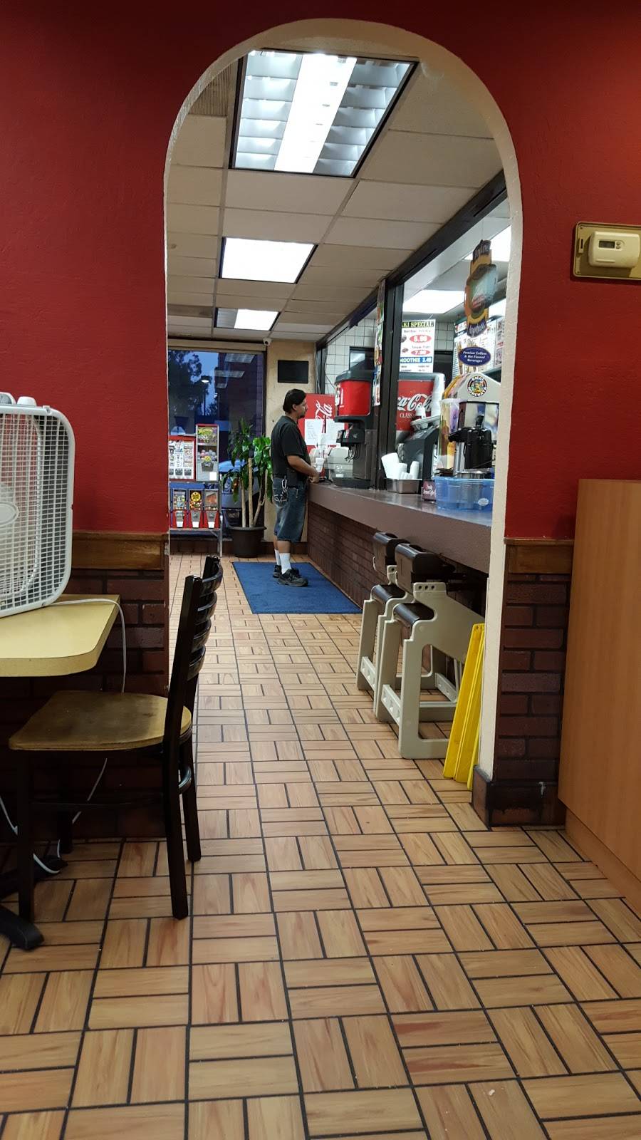 Toms Original Super Burgers | restaurant | 9750 Sierra Ave, Fontana, CA 92335, USA | 9094289967 OR +1 909-428-9967