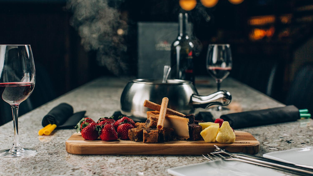 The Melting Pot | restaurant | 901 S Kings Dr #140B, Charlotte, NC 28204, USA | 7043344400 OR +1 704-334-4400