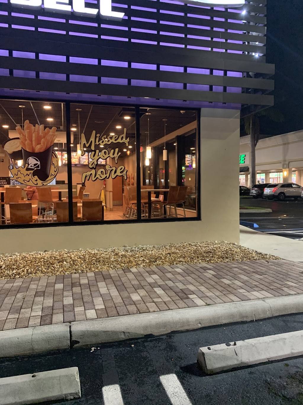 Taco Bell | meal takeaway | 15715 SW 72nd St, Miami, FL 33196, USA | 3053877117 OR +1 305-387-7117