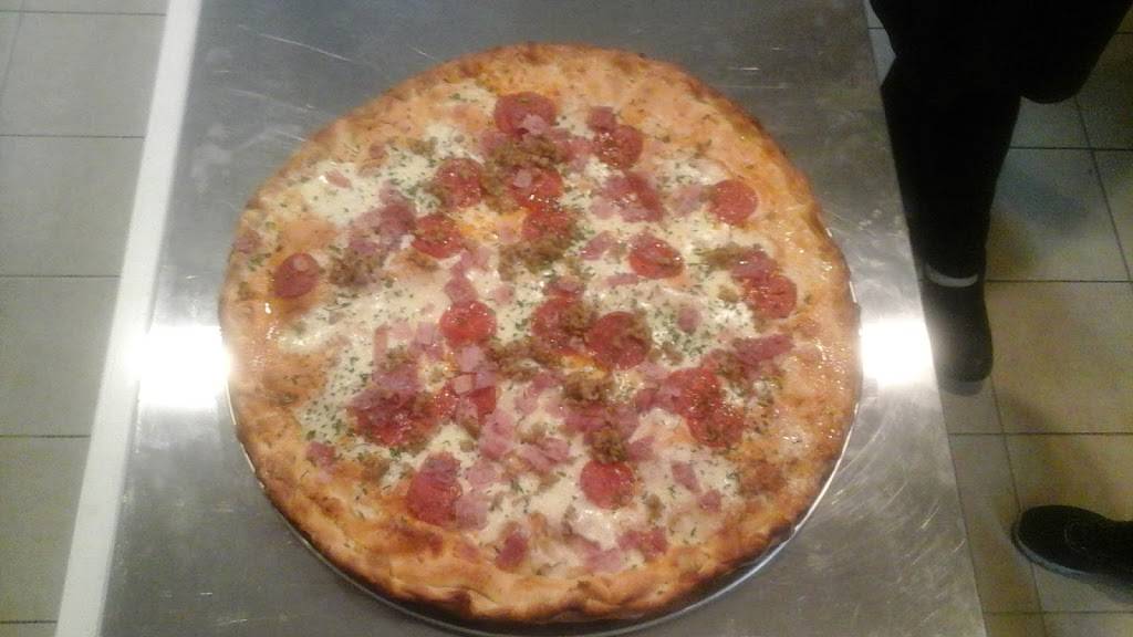 Noahs Pizza | meal delivery | 4602 Woodland Ave, Philadelphia, PA 19143, USA | 2152221115 OR +1 215-222-1115