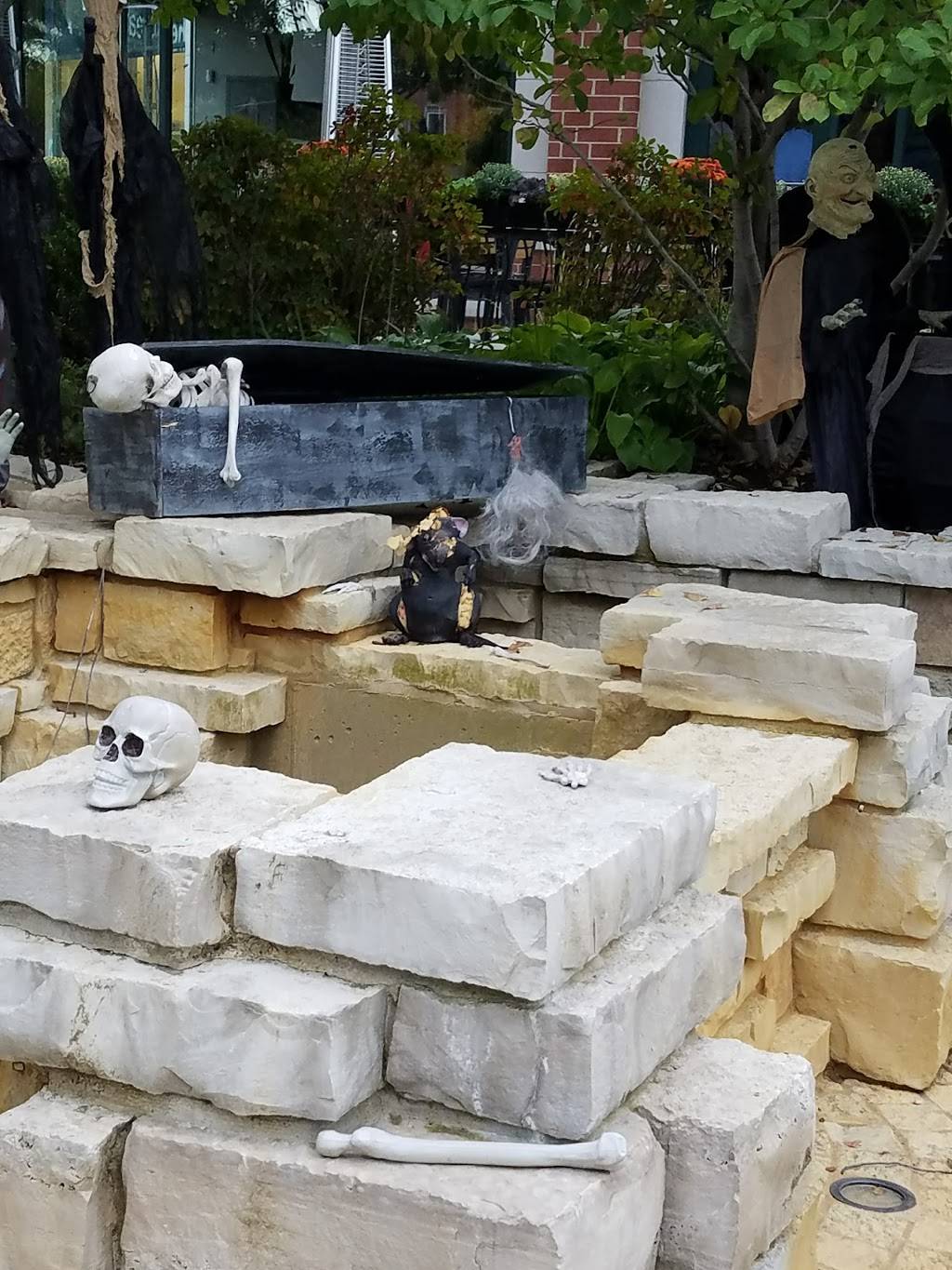 Bobbys Deerfield | restaurant | 695 Deerfield Rd, Deerfield, IL 60015, USA | 8476079104 OR +1 847-607-9104