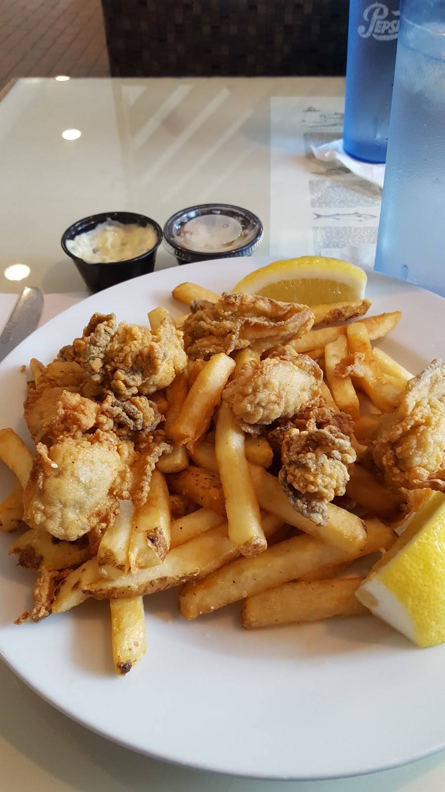 Fresh Ketch | restaurant | 462 Main St, Hyannis, MA 02601, USA | 5087718585 OR +1 508-771-8585