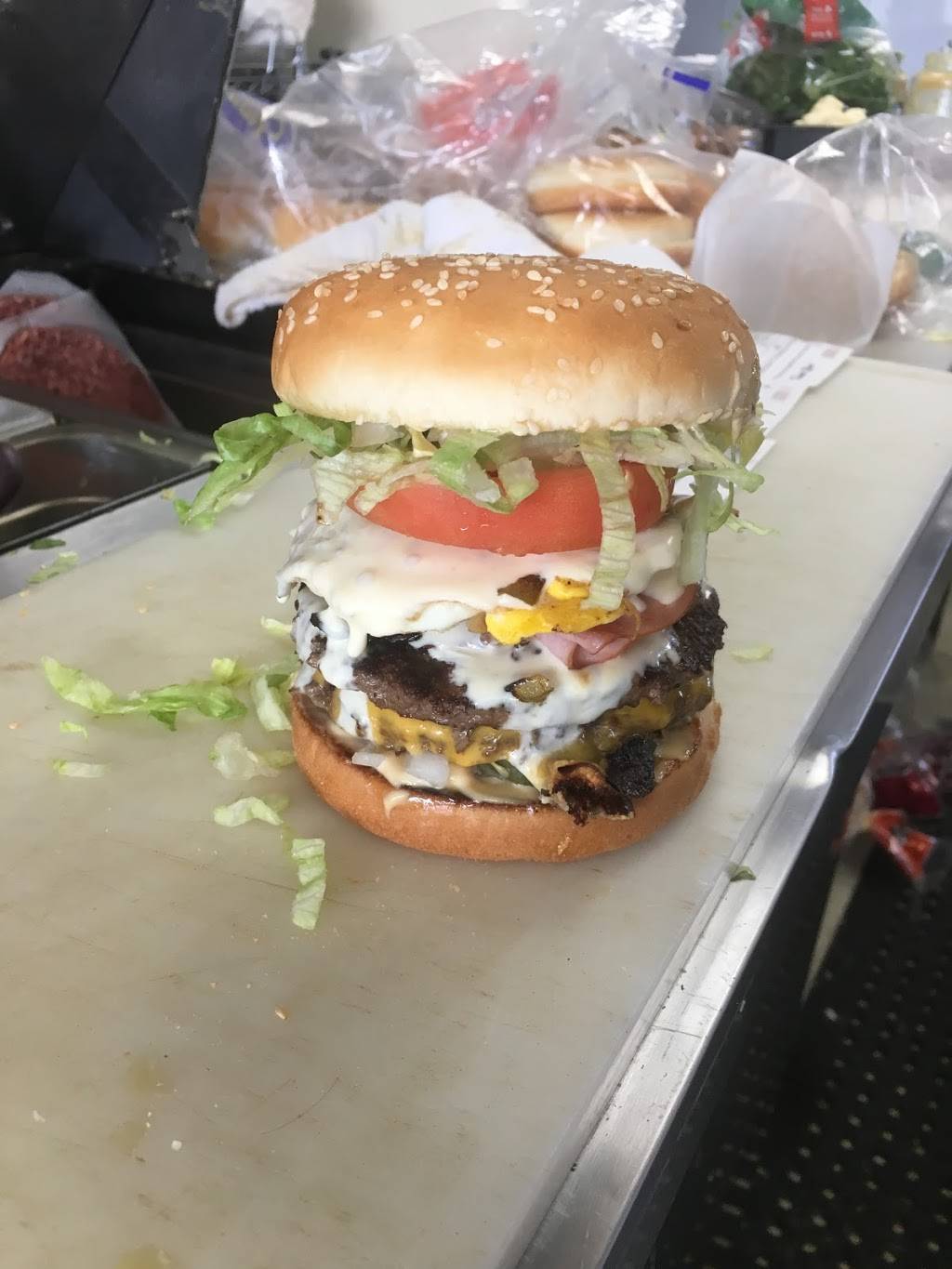 Kozys South Bay In & Out | restaurant | 3425 Shincke Rd NE, Olympia, WA 98506, USA | 3604558543 OR +1 360-455-8543