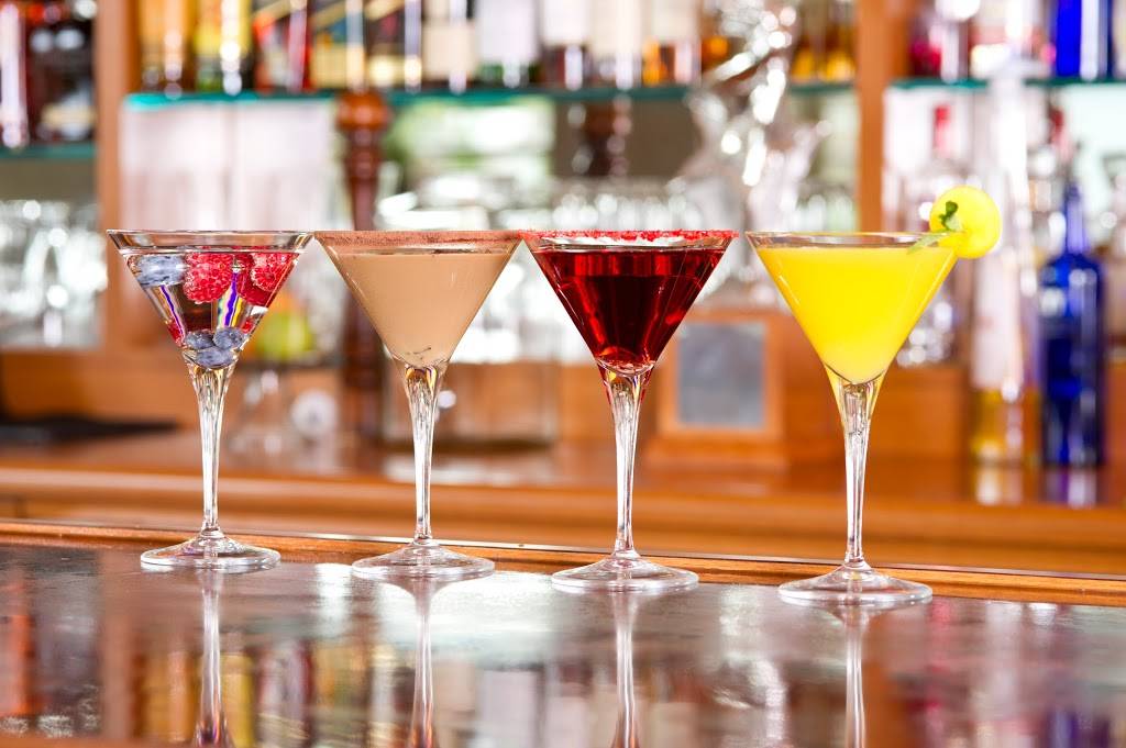 Eddie Merlots Prime Aged Beef & Seafood | restaurant | 455 South 4th Street #102 4th Street and, W Muhammad Ali Blvd, Louisville, KY 40202, USA | 5025843266 OR +1 502-584-3266