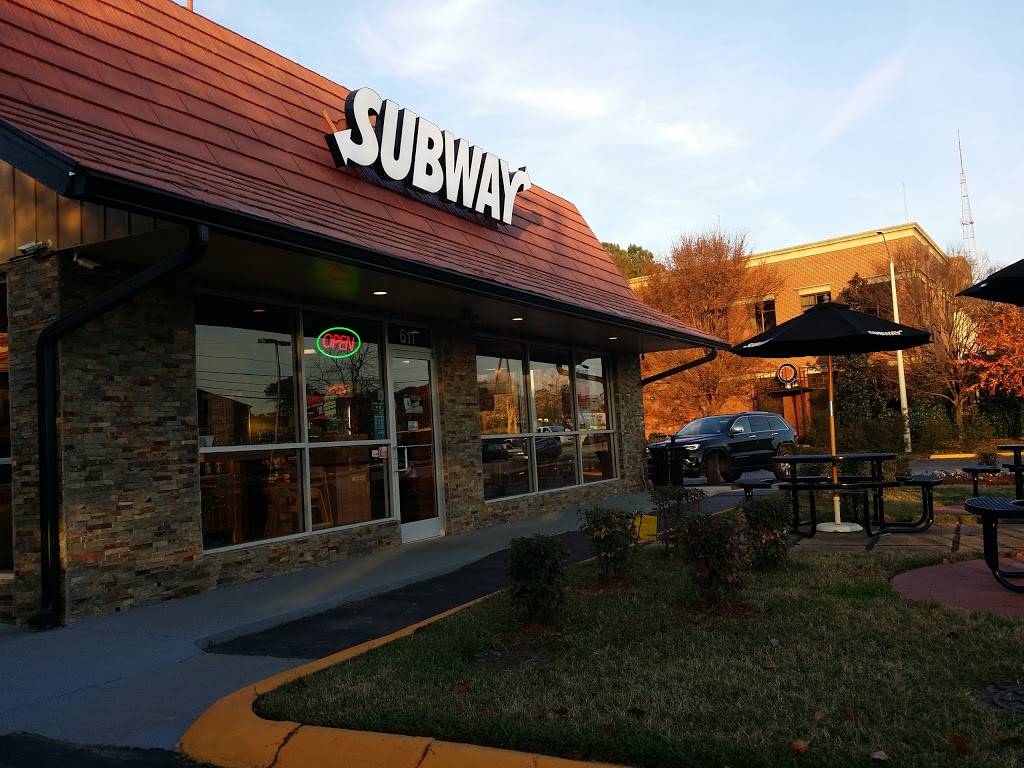 Subway | restaurant | 611 E Chatham St, Cary, NC 27511, USA | 9193800202 OR +1 919-380-0202