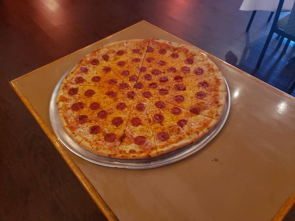 Old Napoli Italian Cuisine | restaurant | E Main St, Albertville, AL 35950, USA | 2565728540 OR +1 256-572-8540