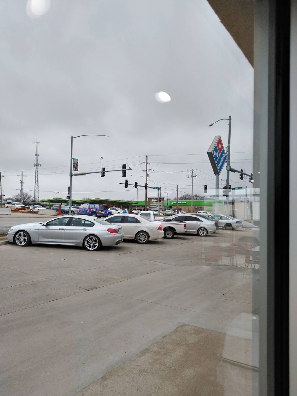 Dominos Pizza | meal delivery | 832 Iowa St, Lawrence, KS 66044, USA | 7858418002 OR +1 785-841-8002