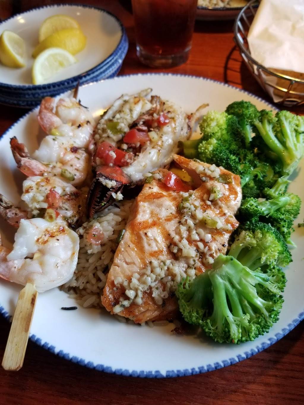 Red Lobster | restaurant | 603 S Cockrell Hill Rd, Duncanville, TX 75116, USA | 9727808835 OR +1 972-780-8835