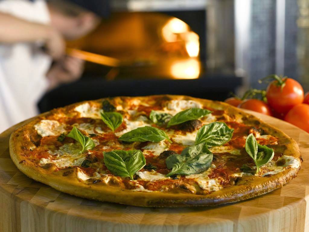 Upper Crust Wood Fired Pizza | restaurant | 1205 NW 178th St, Edmond, OK 73012, USA | 4052858887 OR +1 405-285-8887