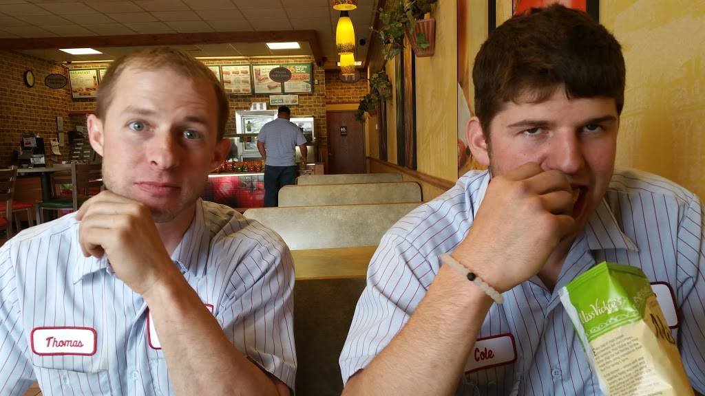 Subway Restaurants | restaurant | 944 W Shawnee Bypass, Muskogee, OK 74403, USA | 9186834742 OR +1 918-683-4742