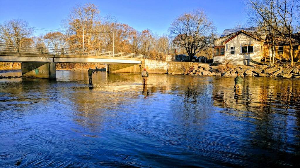 Salmon River Outfitters | restaurant | 44 Bridge St, Altmar, NY 13302, USA | 3152985442 OR +1 315-298-5442