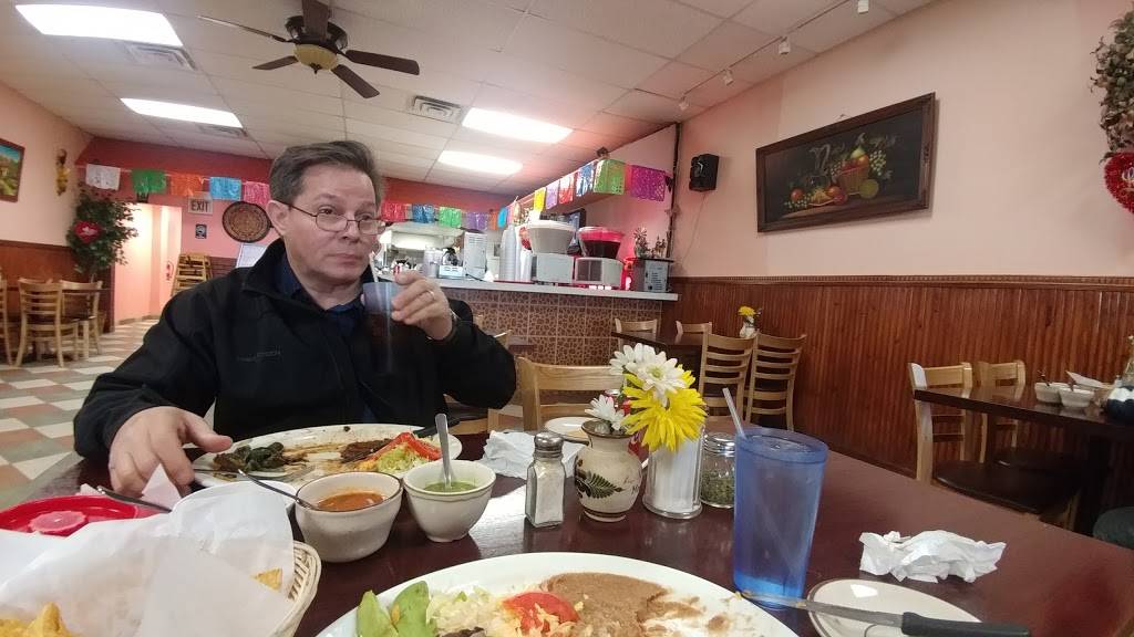 La Choza Mexican Grill | restaurant | 7022 N Clark St, Chicago, IL 60626, USA | 7734652162 OR +1 773-465-2162