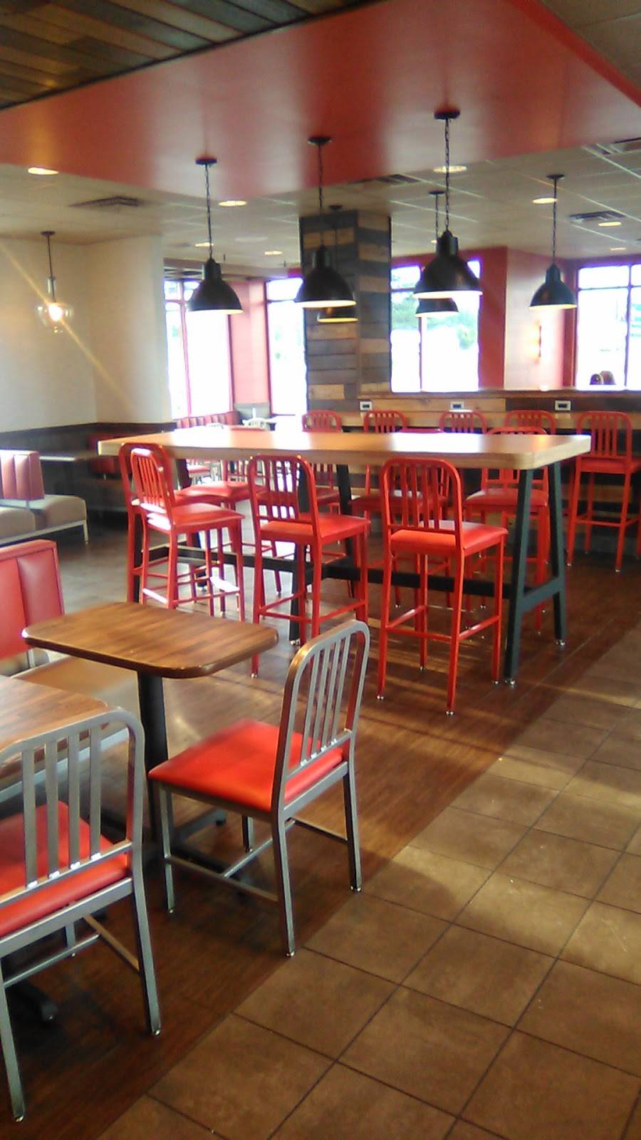 Arbys | restaurant | 111 Touring Dr, Auburn, IN 46706, USA | 2609253180 OR +1 260-925-3180