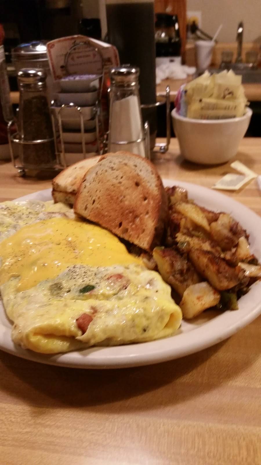 Jennas Fourth St. Cafe | restaurant | 112 E 4th St, Dunkirk, NY 14048, USA | 7163665360 OR +1 716-366-5360