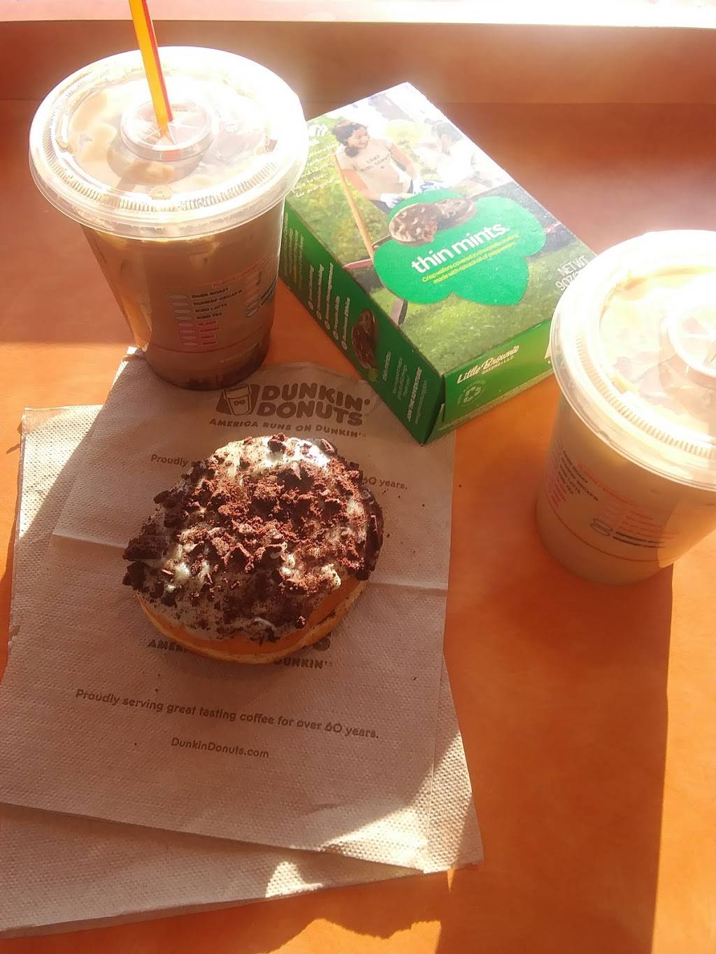 Dunkin | bakery | 1520 W 117th St, Lakewood, OH 44107, USA | 2162215500 OR +1 216-221-5500