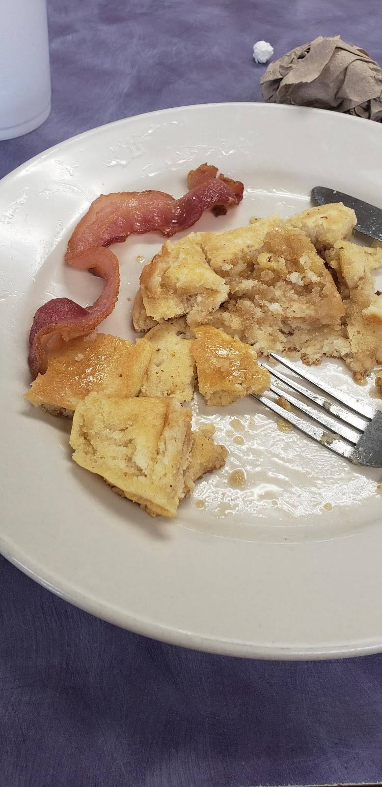 Hashbrowns Cafe | restaurant | 19458 Conant St, Detroit, MI 48234, USA | 3133660433 OR +1 313-366-0433