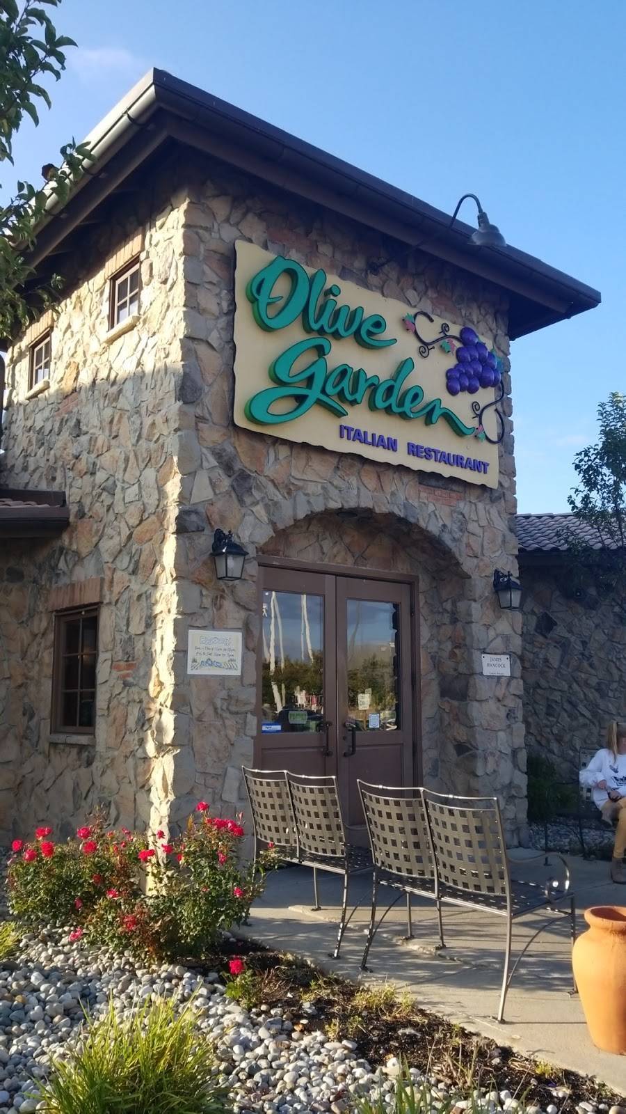 Olive Garden Italian Restaurant | meal takeaway | 700 Brown Rd, Auburn Hills, MI 48326, USA | 2483931812 OR +1 248-393-1812