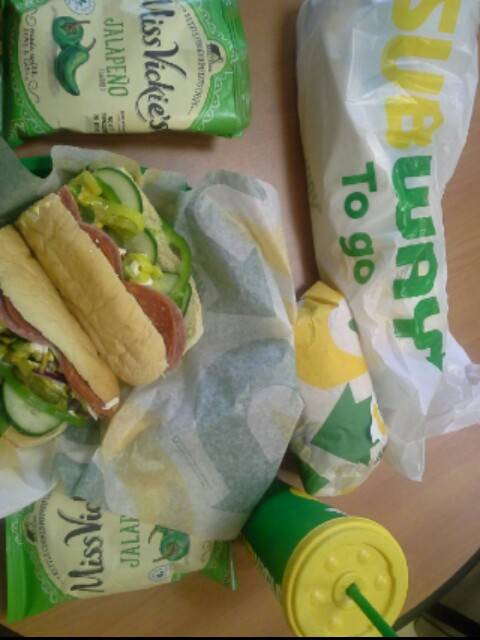 Subway | restaurant | 6022 N First St, Fresno, CA 93710, USA | 5594310700 OR +1 559-431-0700