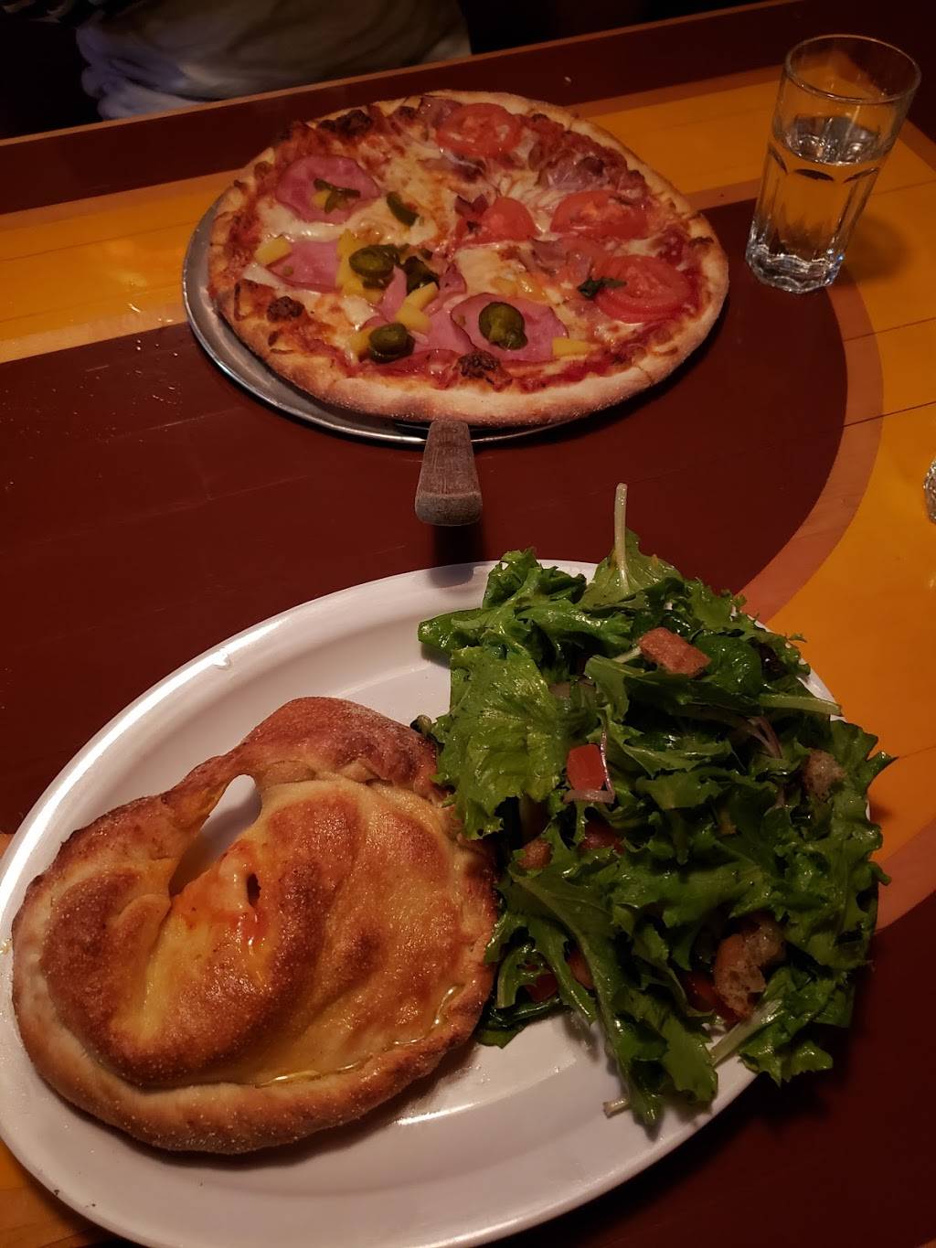 Central Pizza | restaurant | 2901 S Jackson St, Seattle, WA 98144, USA | 2066026333 OR +1 206-602-6333