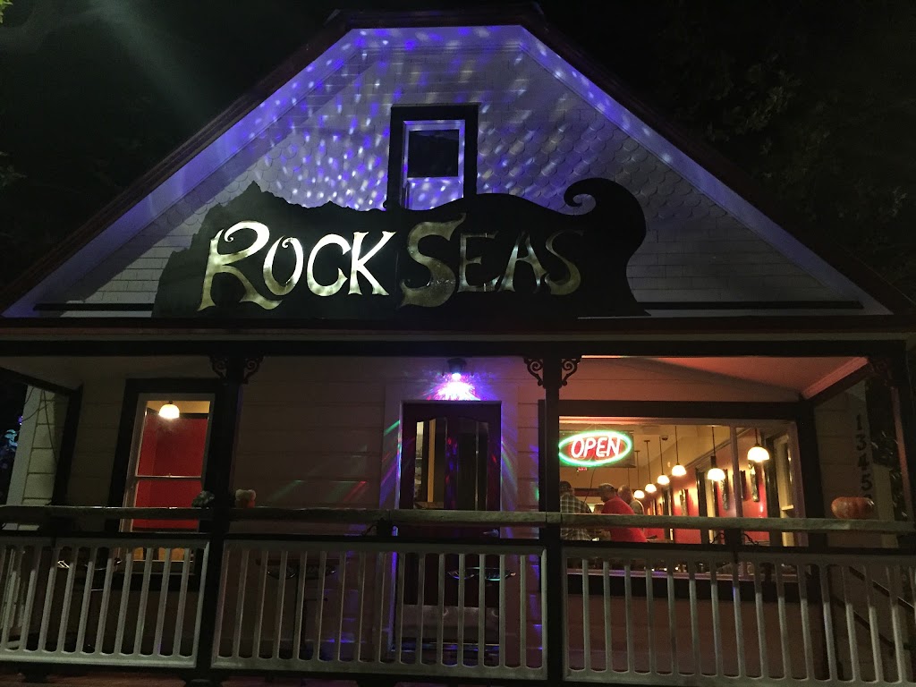 RockSeas | restaurant | 13456 US-101, Hopland, CA 95449, USA | 7076706054 OR +1 707-670-6054