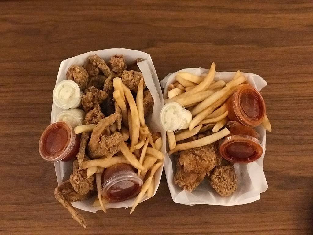 Harolds Chicken #88 | restaurant | 124 E 35th St, Chicago, IL 60616, USA | 3128775350 OR +1 312-877-5350