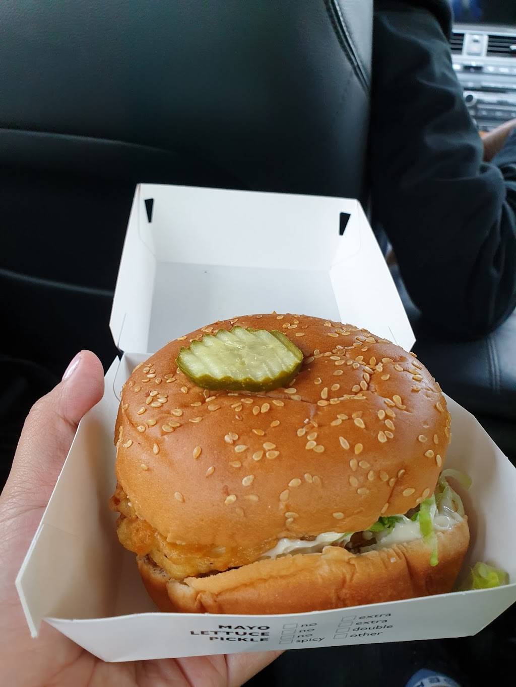 Mary Browns Chicken & Taters | restaurant | 11 Jacob Keffer Pkwy, Concord, ON L4K 5N8, Canada | 2898325077 OR +1 289-832-5077