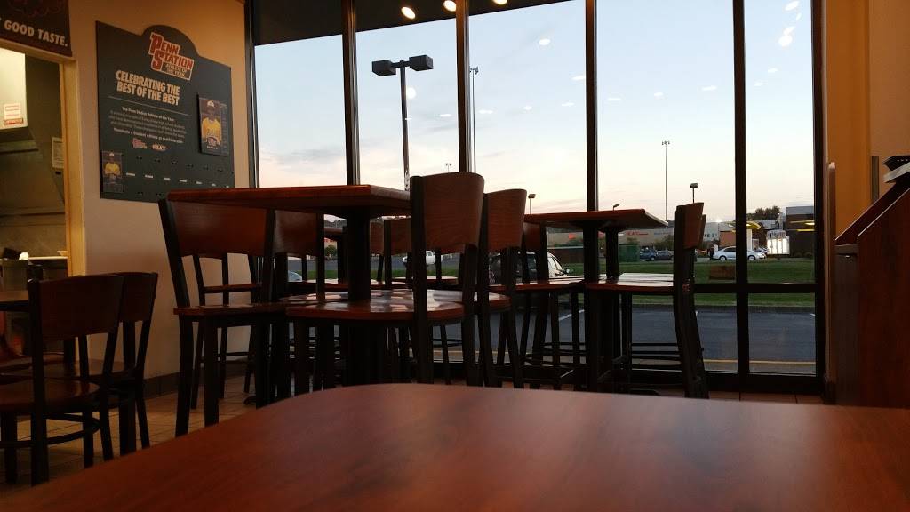 Penn Station East Coast Subs | meal takeaway | 6661 Dixie Hwy, Louisville, KY 40216, USA | 5029337345 OR +1 502-933-7345